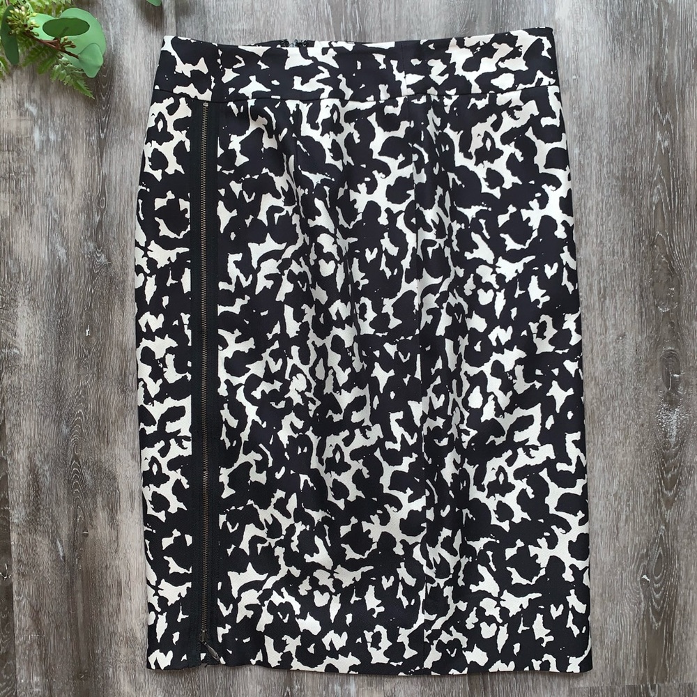 Classiques Entier Zippered Pencil Skirt